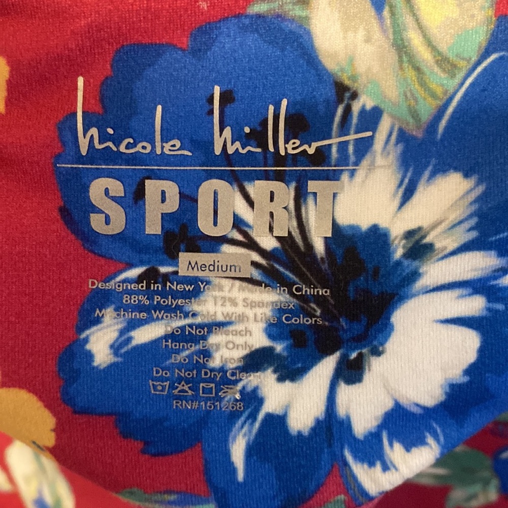 Nicole Miller Sport yoga shorts - Picture 3 of 6